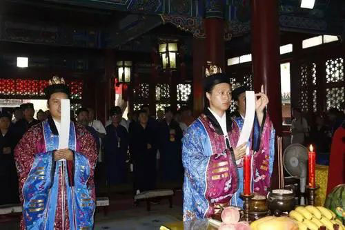 怎样增加异性缘 除了改变自己外 桃花运一定要提升