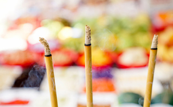 烟供盘子点燃烟供粉,帮你超度冤亲债主