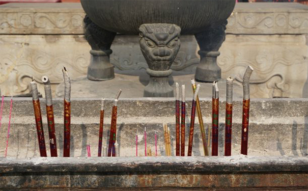 初一十五烧香如何进行都有哪些讲究?