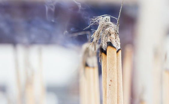 烧香祈福保平安有很多讲究,不懂就要看