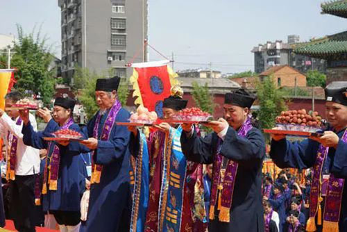 分享风水中几个很不错的改运方法_没钱也能变有钱