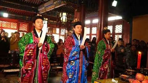 保平安符去这个地方求取_佩戴平安符的注意事