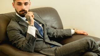 现任英国国王 全球唯一在王位女性 一生传奇让人敬佩