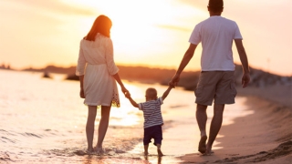 新生儿受惊的情况，这些都是孩子受惊的表现