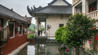 做小三破坏人家家庭因果报应的承受