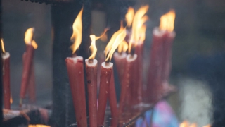 怎么烧纸是有讲究的，不是随便烧纸就行