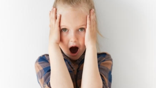 宝宝受惊吓手上青筋图，师傅教你治病