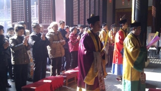 快快持诵北斗经，北斗能解一切厄