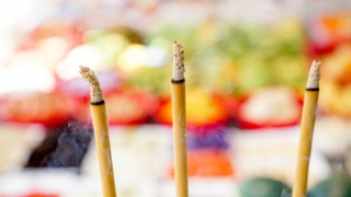 梦见烧香拜佛梦见自己烧香拜佛的吉凶