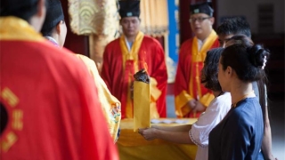 太岁符怎么请，印刷制品符咒是无效符