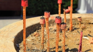 烧香香灰如何处理,风水中香灰忌讳处理