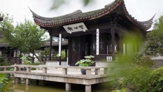 烟供塔型的利益，帮助亡灵得到解脱