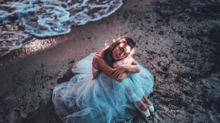 脱单吉祥物放哪里，一般来说放在这两个地方会比较有效果