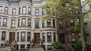 五帝钱挂门口摆放消灾化太岁锦囊处理