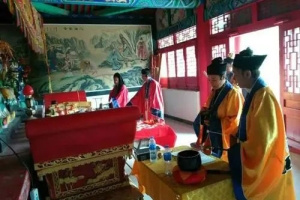 吉日择时很常见 在合适的时间和空间 做合适的事情