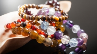 辟邪的手链需要开光才有效，否则就是普通的饰