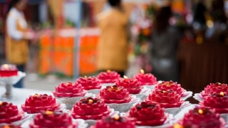 中元节给去世的人烧纸希望亲人在另外一边过得好